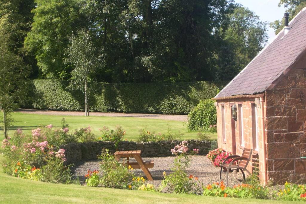 Harleyburn Cottages - Stables And Saddlery Melrose Esterno foto