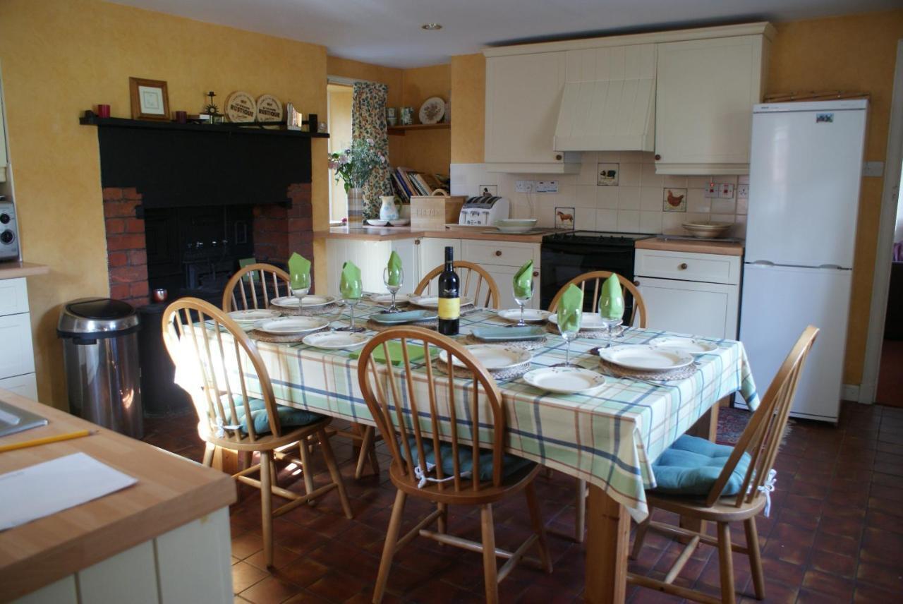 Harleyburn Cottages - Stables And Saddlery Melrose Esterno foto