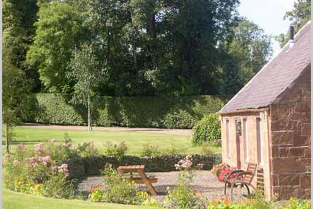 Harleyburn Cottages - Stables And Saddlery Melrose Esterno foto