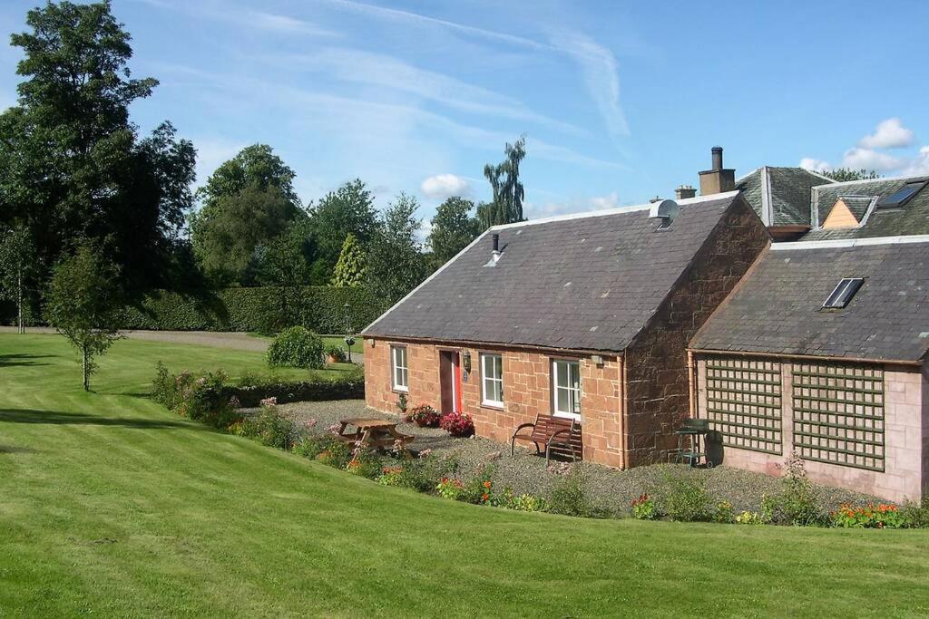 Harleyburn Cottages - Stables And Saddlery Melrose Esterno foto